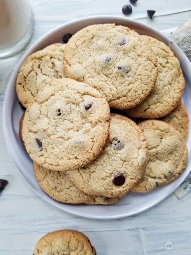 healthy almond flour chocolate chip cookies