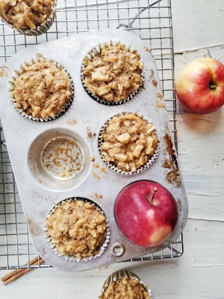 apple cinnamon oatmeal muffins
