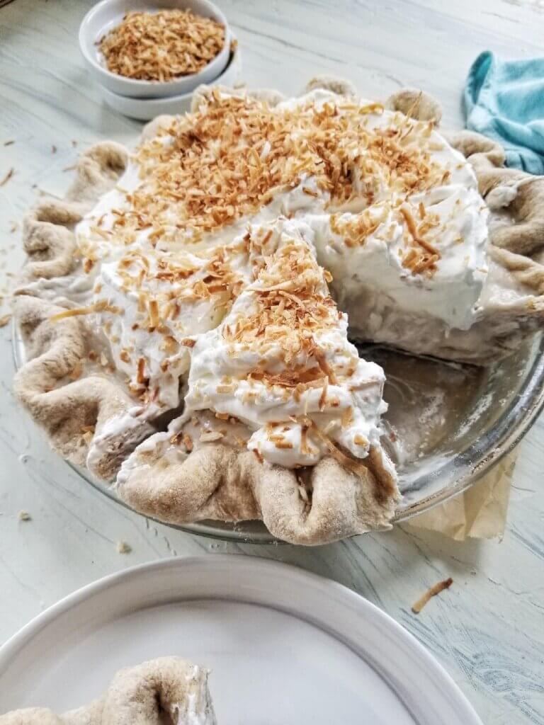 healthy coconut banana cream pie