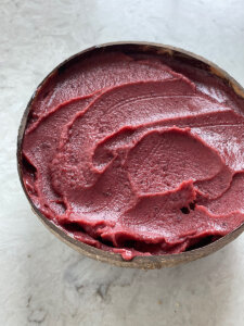 Dark chocolate covered cherry smoothie bowl recipe steps
