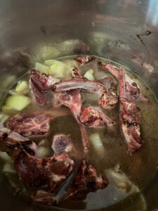 cooking lamb for stuffed grape leaves
