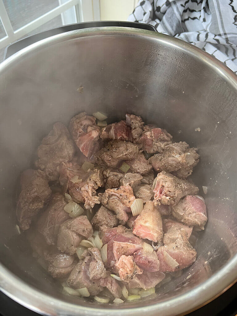 chunks of lamb in instant pot for fasolia