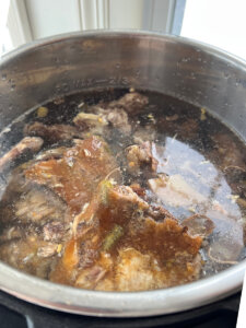 gut healthy bone broth recipe in the instant pot