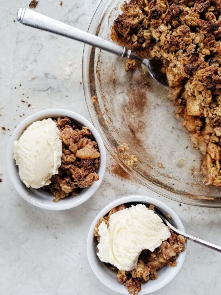 healthy apple crisp with oats and almond flour