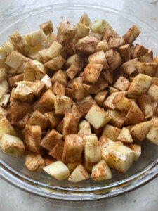 Healthy apple crisp cinnamon apples