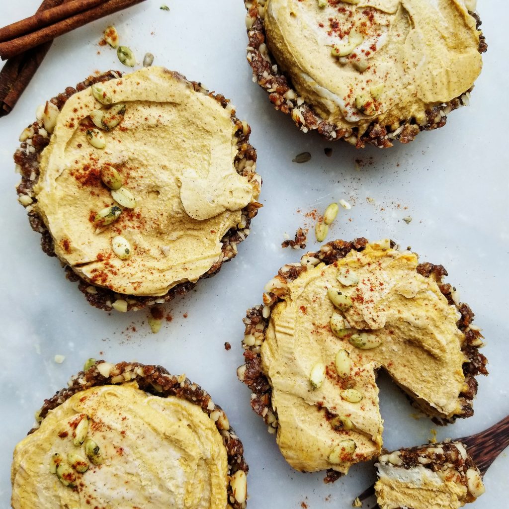 healthy vegan mini pumpkin cheesecake