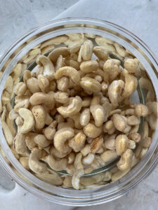 Healthy no bake chocolate chip cookie dough bars recipe cashews