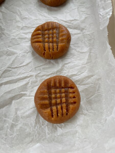 Healthy flourless peanut butter cookies