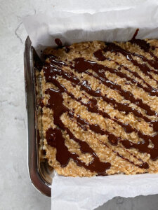 vegan chocolate drizzle