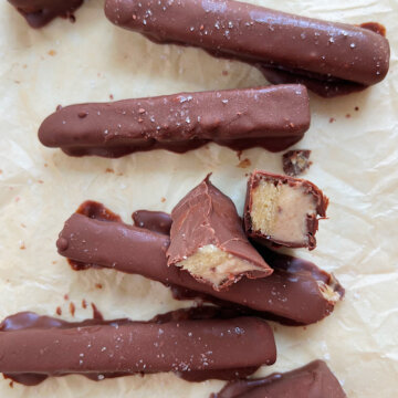 healthy Twix bar recipe with date caramel