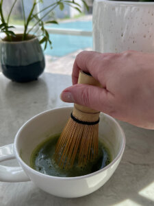 Iced matcha latte with cold foam recipe 3