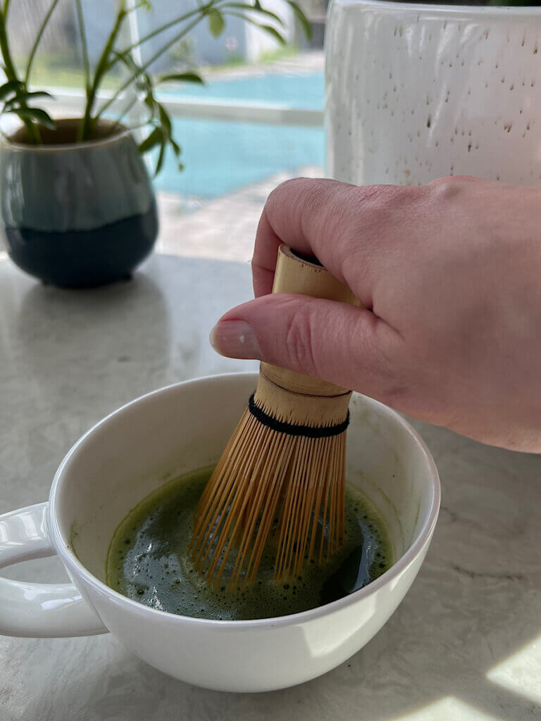 Iced matcha latte with cold foam recipe 3
