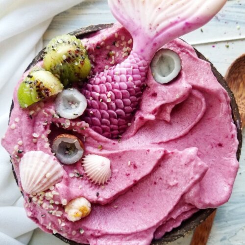 pink mermaid smoothie bowl