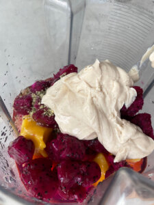 Mango dragon fruit smoothie ingredients