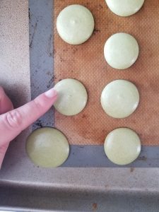 macaron finger test