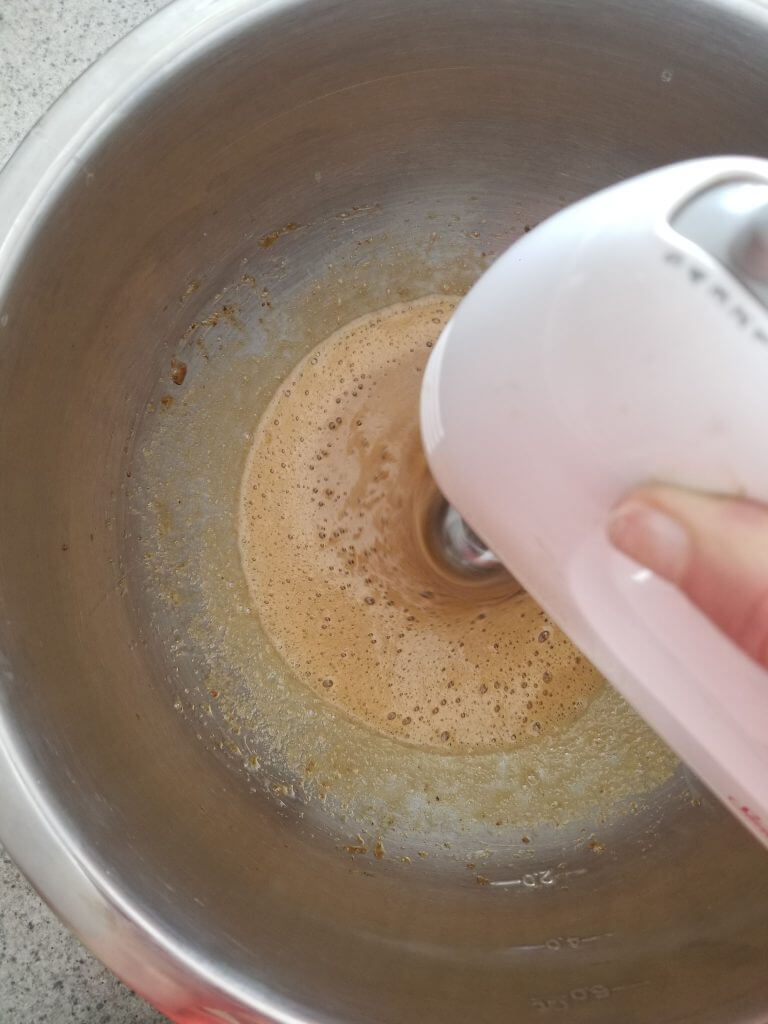 experimenting with coconut sugar in macarons