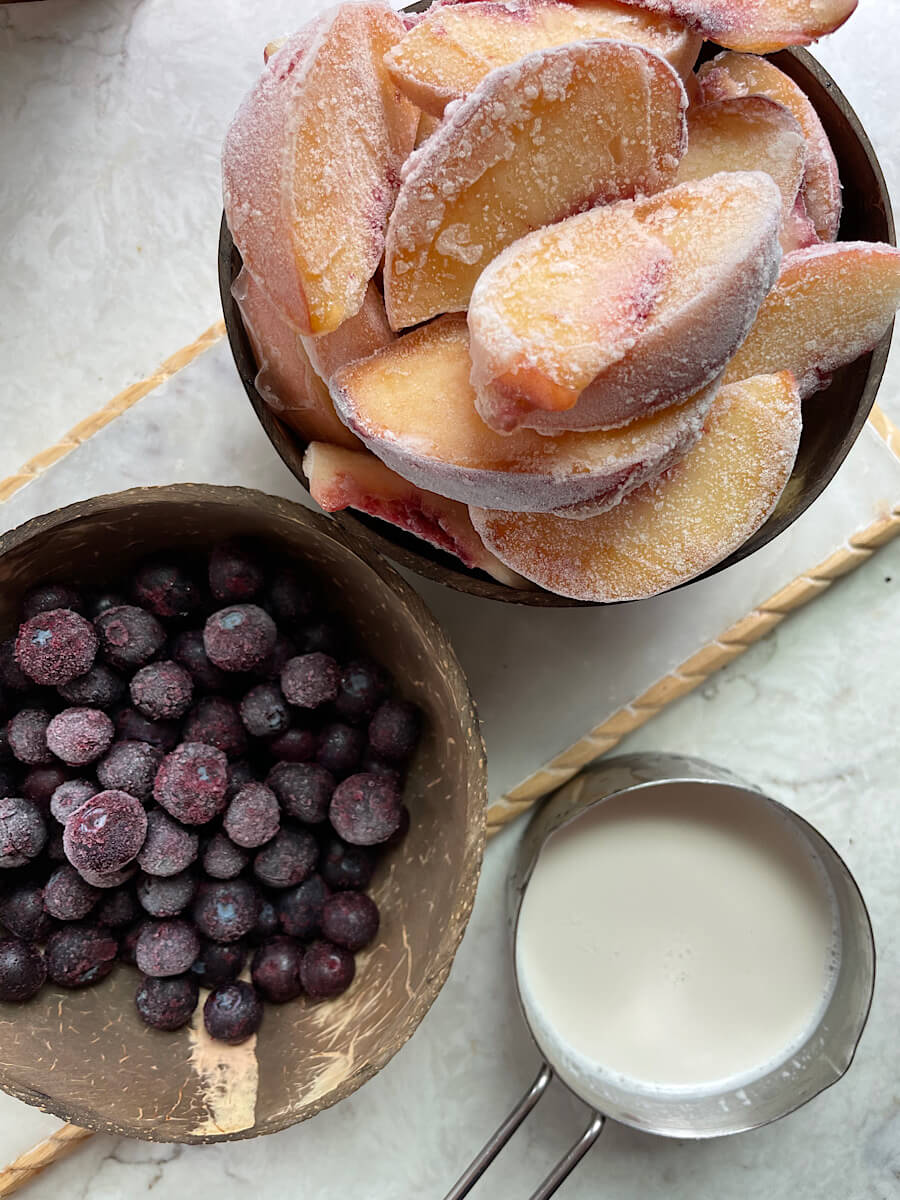 peach blueberry smoothie bowl ingredients