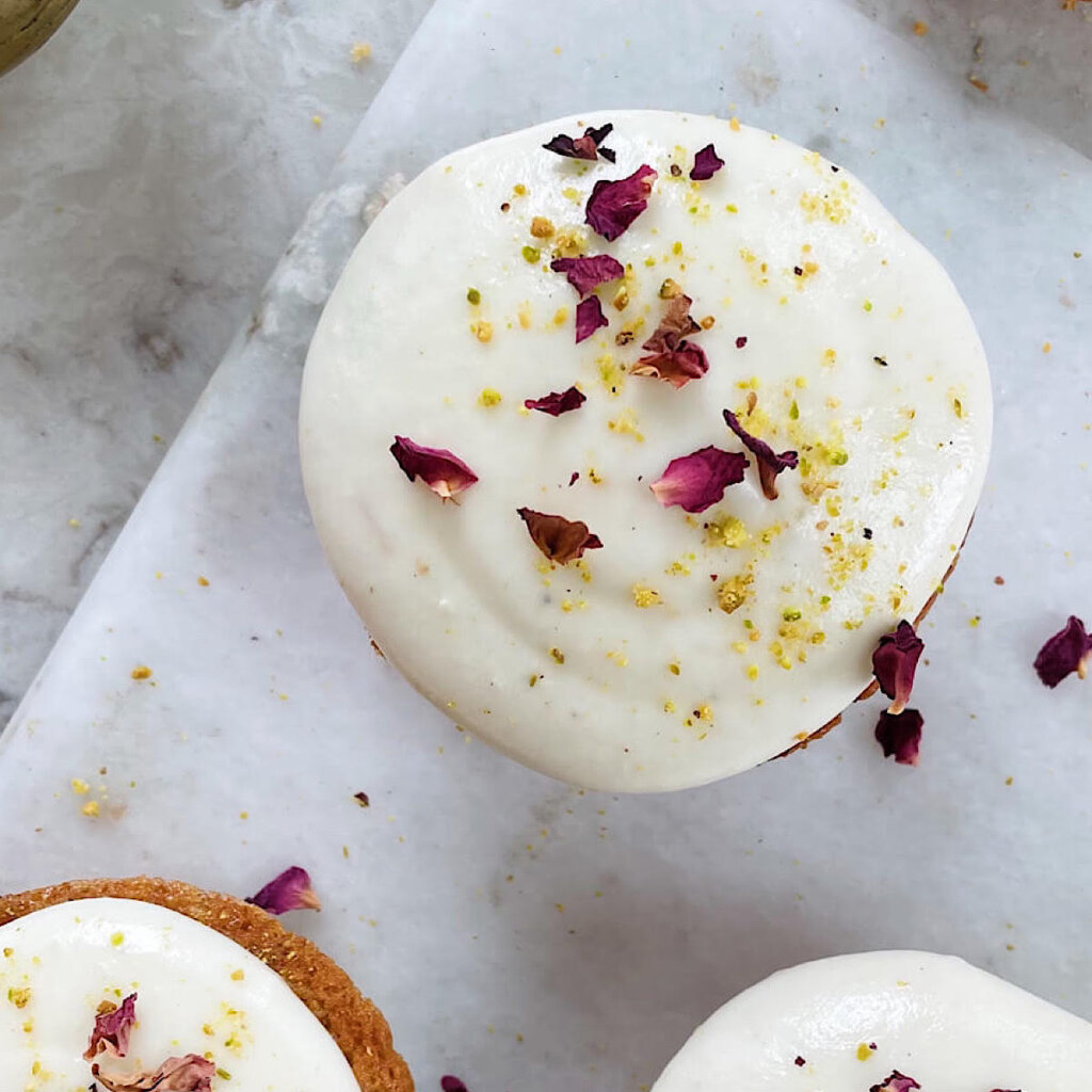 Pistachio cardamom cupcake recipe