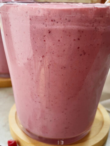 Pomegranate smoothie recipe cover photo