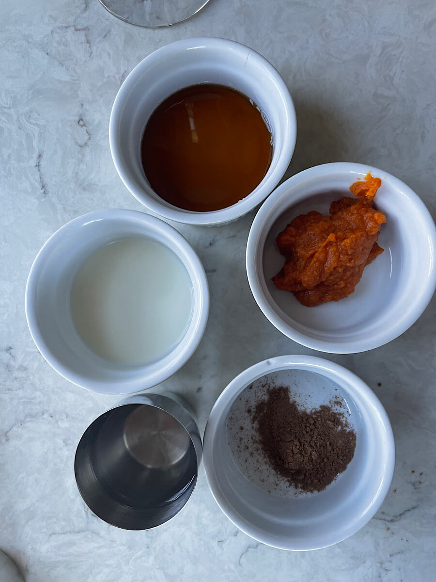 pumpkin pie martini ingredients