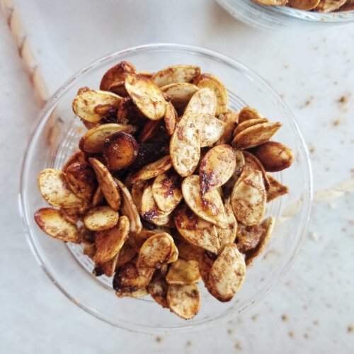 pumpkin spice roasted pumpkin seeds