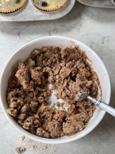 blueberry crumble muffin topping