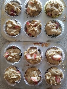 strawberry banana muffins in tins