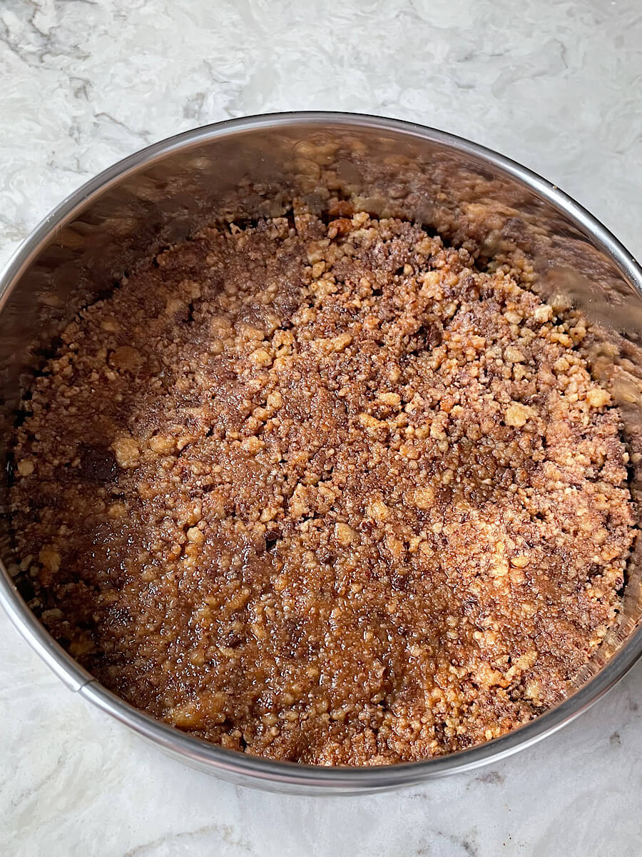 Vegan apple pie cheesecake crust
