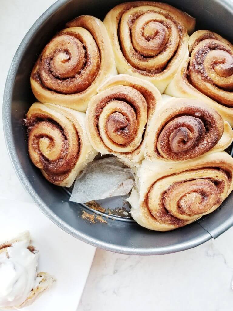 vegan sourdough cinnamon rolls