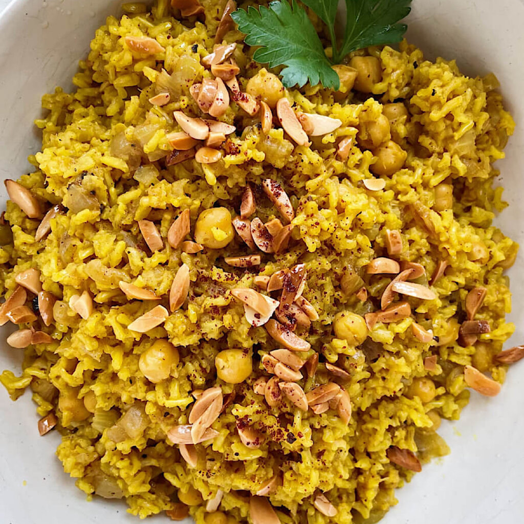 Yellow rice with chickpeas recipe