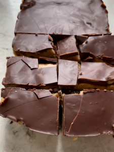 Healthy no bake chocolate chip cookie dough bars recipe step 8