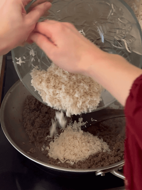 rice with ground beef and arabic 7 spices